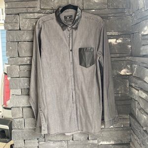 MENS ZARA DARK GREY LONG SLEEVE SHIRT W/ FAUX LEATHER DETAIL SIZE:XL